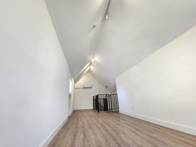 2nd Floor Loft - 541 N Orange Dr