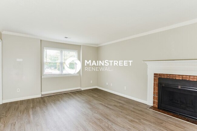 Building Photo - 3 Bedroom Pet-Friendly Home in Lithonia, GA with Main Street Renewal