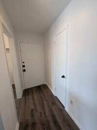 Building Photo - 7232 Donnell Pl