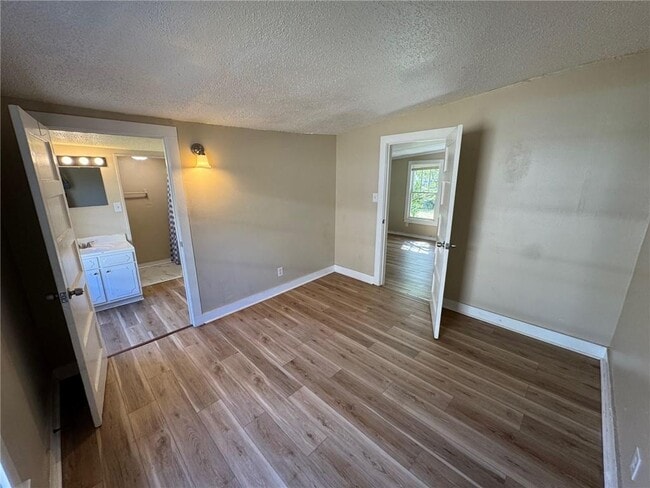 Building Photo - 134 N Carlen St