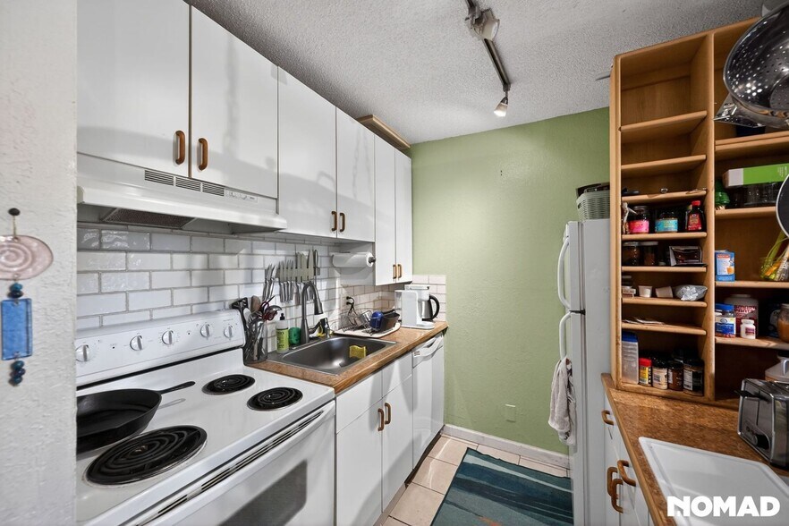 Building Photo - 3035 Oneal Pkwy