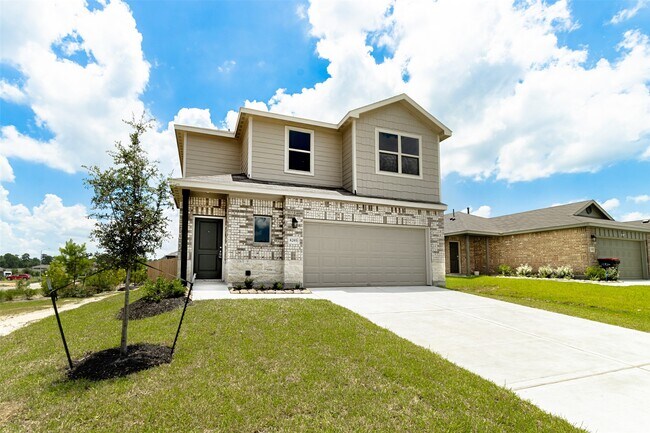 Building Photo - 8205 Red Spruce St