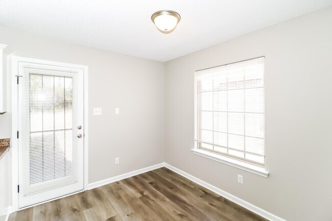 Building Photo - 1021 Crayton Ridge Dr