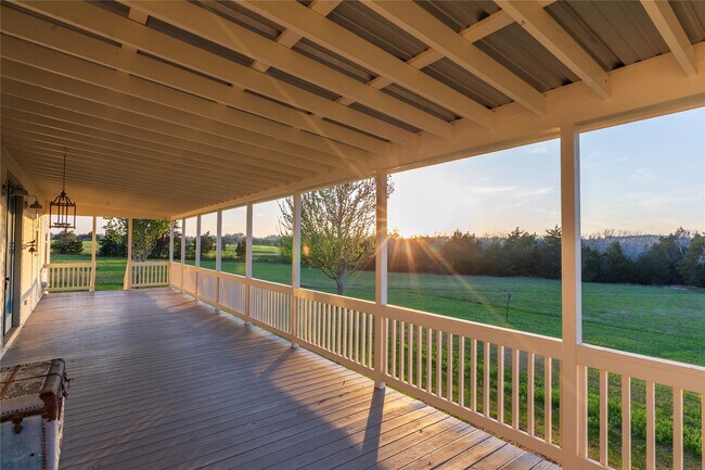 Building Photo - 3831 Meadow View Ln