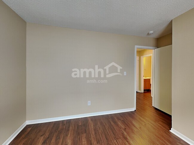 Building Photo - 10321 Hornton St