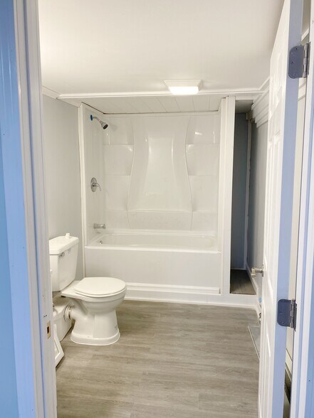 Building Photo - 124 Haverhill St