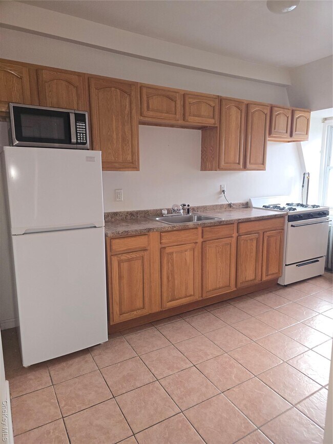 Building Photo - 19 Elizabeth St