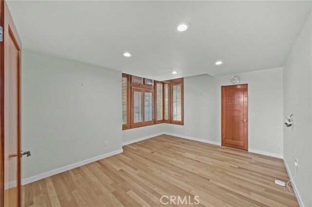 Building Photo - 4 Woodhaven Dr