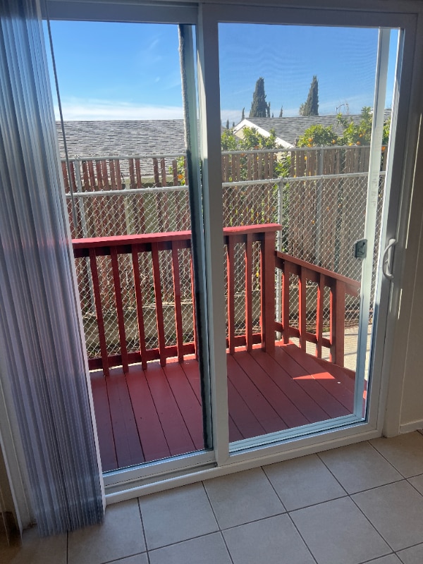 Building Photo - 240 Holly St