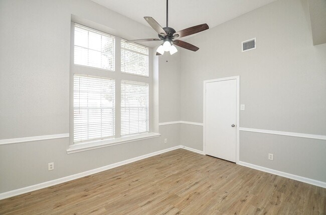 Building Photo - 155 April Waters Dr W