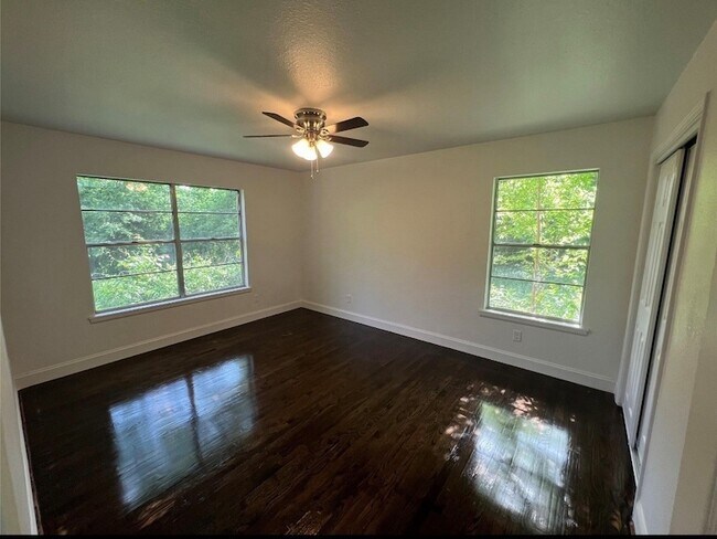 Building Photo - 7012 TX-56