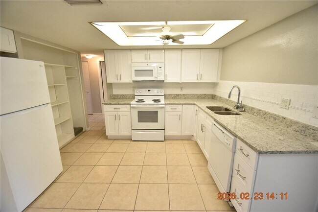 Building Photo - 7742 Yucca Dr