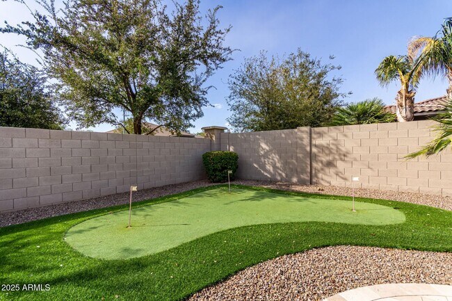 Building Photo - Stunning 4 bedroom, 3 bathroom home in the desirable community of Avian Trails!!