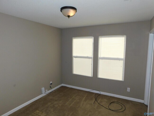 Building Photo - 3146 Castlecreek Dr SW