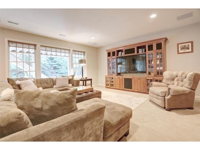 Building Photo - 10617 Sonoma Ridge