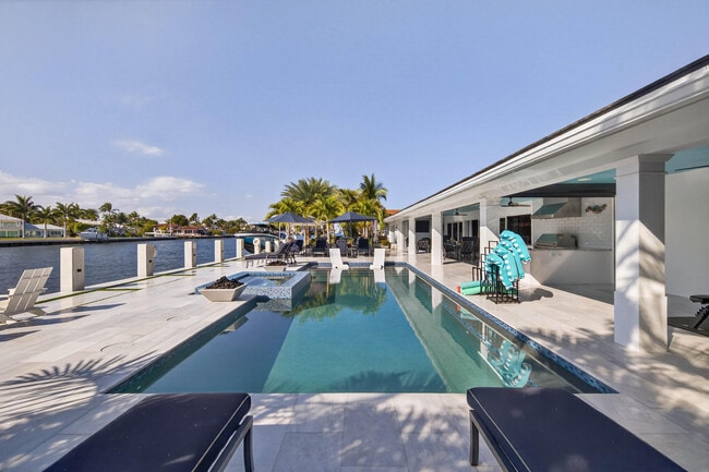 Building Photo - 3109 NE 42nd Ct