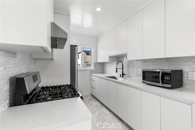 Building Photo - 324 13th St