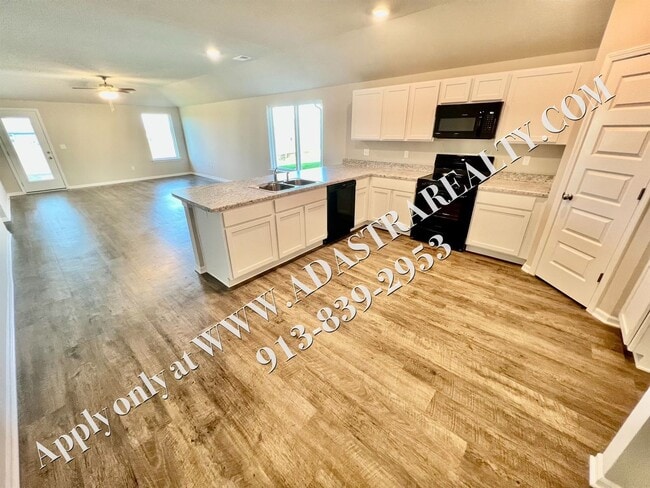 Building Photo - Brand NEW!! Spacious 4 Bed 2 Bath Home in Gardner-Coming Soon!!