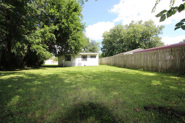 Building Photo - 103 Atwood Ave