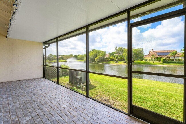 Building Photo - 10325 Hidden Springs Ct