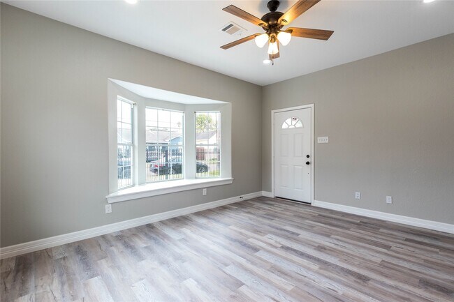 Building Photo - 6914 Avenue O