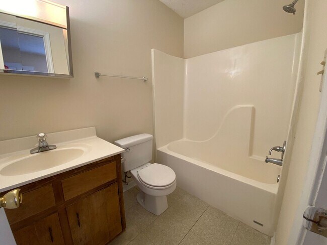 Building Photo - PRE-LEASING FOR AUGUST 2026!