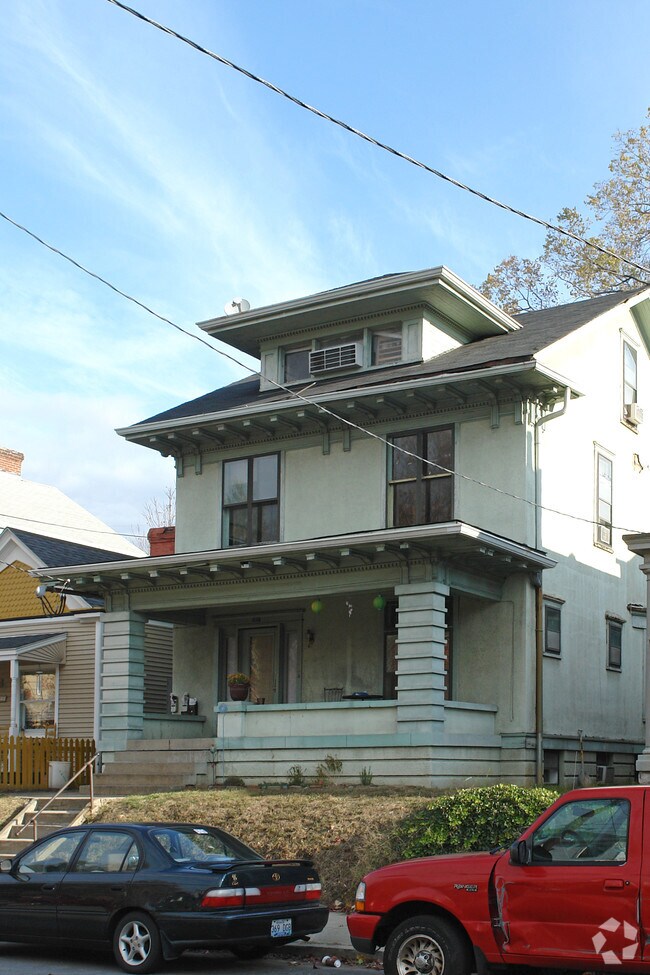 Primary Photo - 1021 Baxter Ave