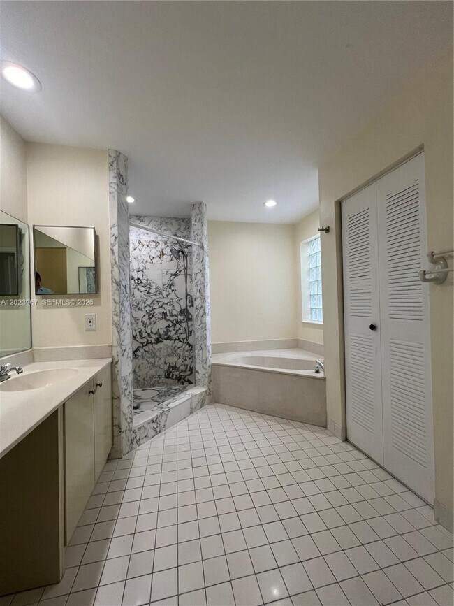 Building Photo - 16373 Malibu Dr