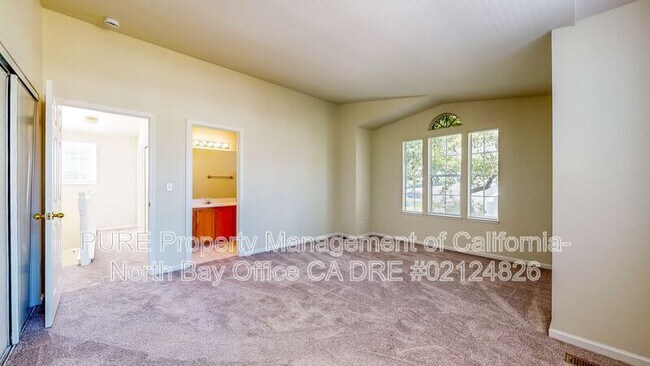 Building Photo - 520 Laurel Grove Cir