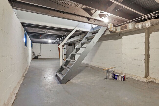 Building Photo - 252-254 S Wayne Ave