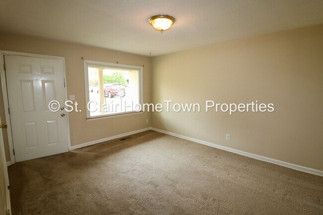 Building Photo - Cute Duplex Close to Pell City