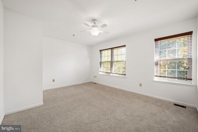 Building Photo - 1430 Redwood Ct