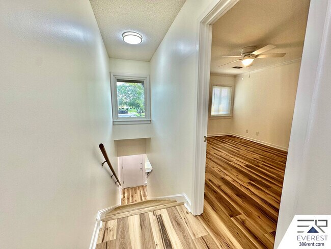 Building Photo - 58 Club House Dr