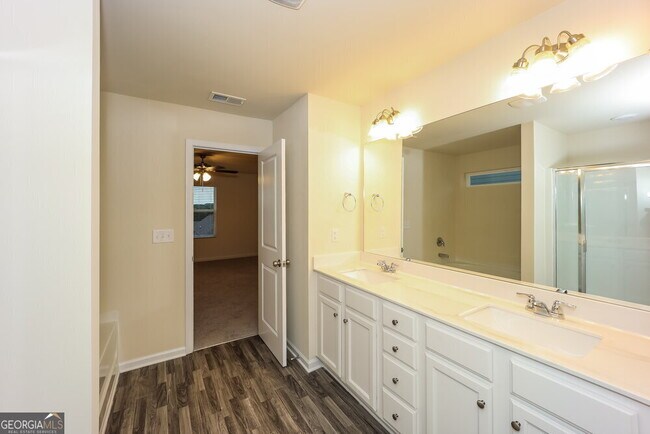Building Photo - 372 Hamilton Pointe Dr