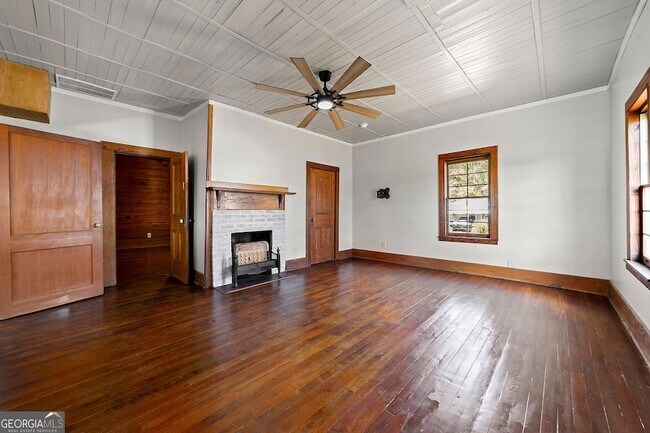 Building Photo - 497 Old Hwy 85