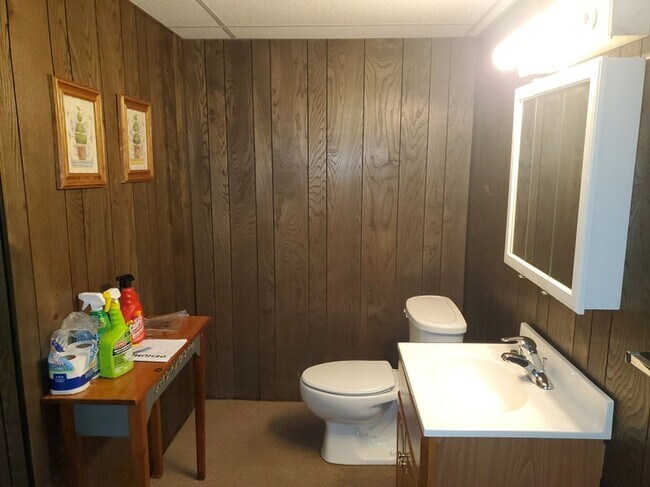 Building Photo - Athol Single Family