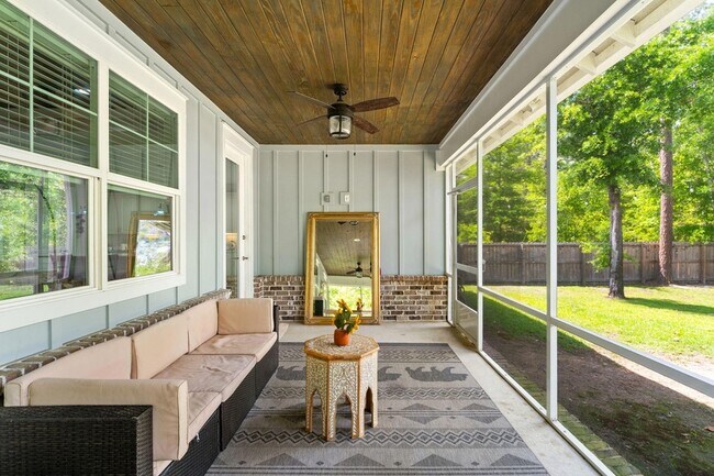 Building Photo - 106 Hibernate Way