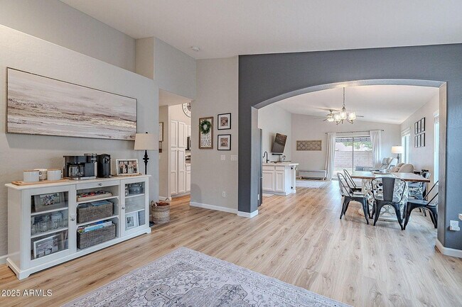 Building Photo - 2574 W Sawtooth Way