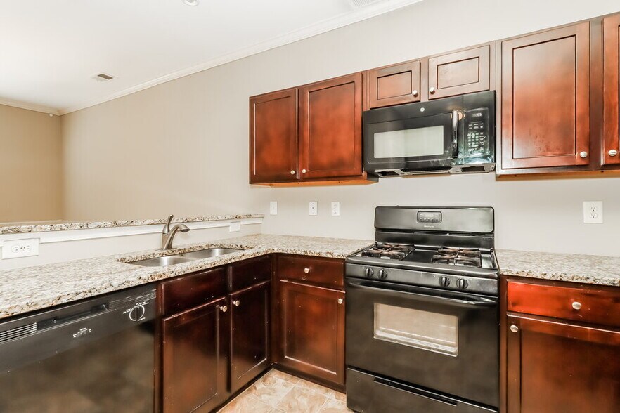 Building Photo - 284 Camellia Way