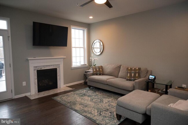 Building Photo - 4204 Lariat Way