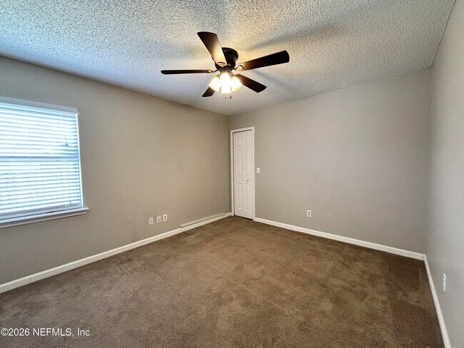 Building Photo - 8467 Charlesgate Cir E