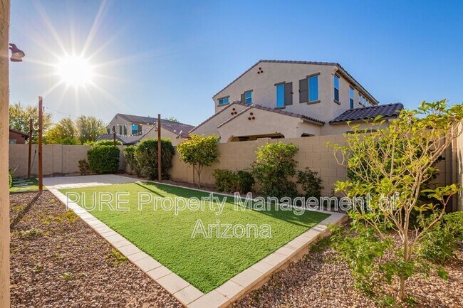 Building Photo - 2902 E Ebony Dr