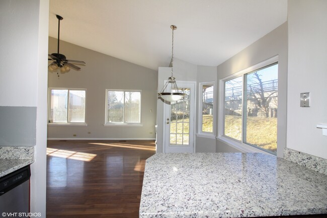 Building Photo - 707 Clearwood Ct