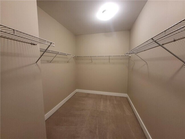 Building Photo - 5728 Taylor Wy