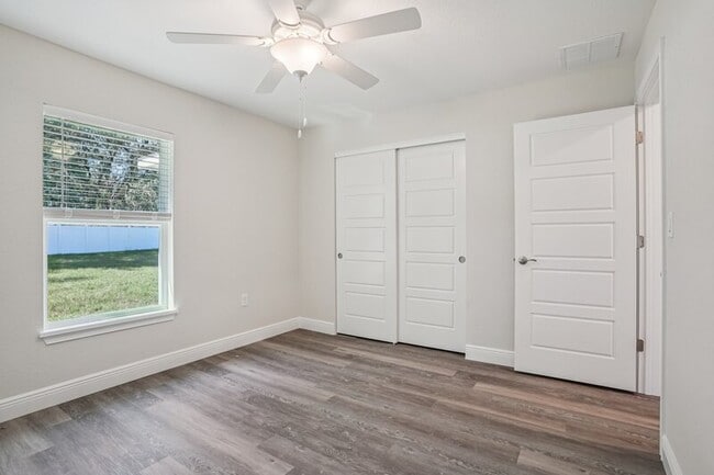 Building Photo - 6 Dogwood Dr Trce