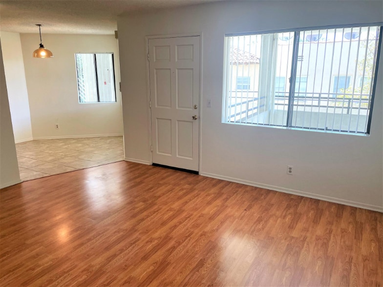 Building Photo - 503 S Adams St