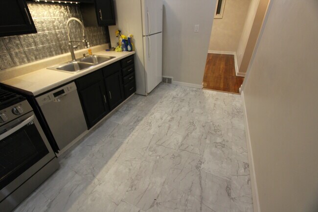 Building Photo - 4511 Main St