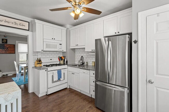 Building Photo - 22713 Lanse St