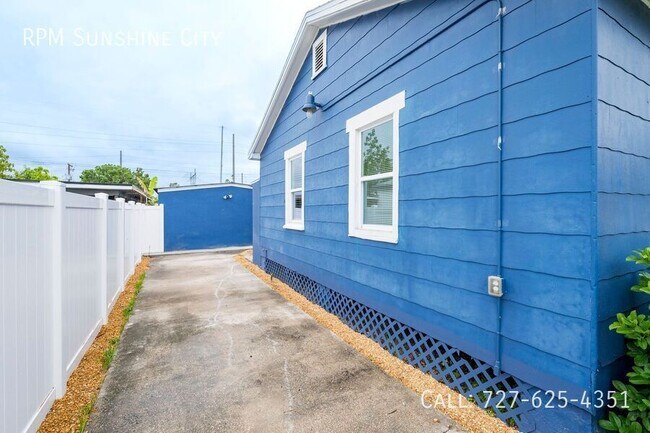 Building Photo - 2017 Ocean View Pl