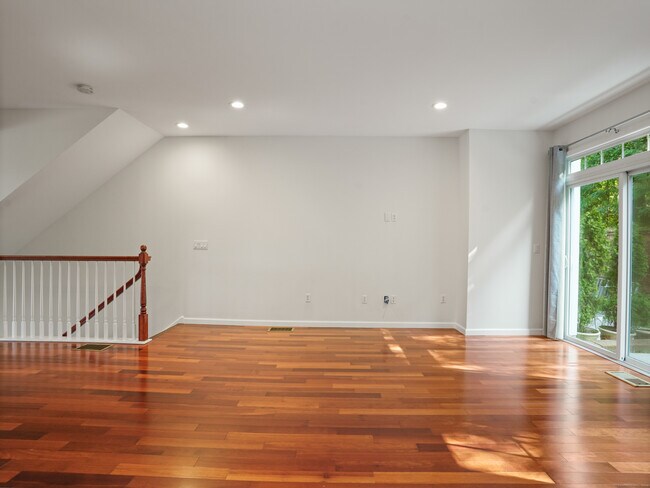 Building Photo - 16 Warrington Round